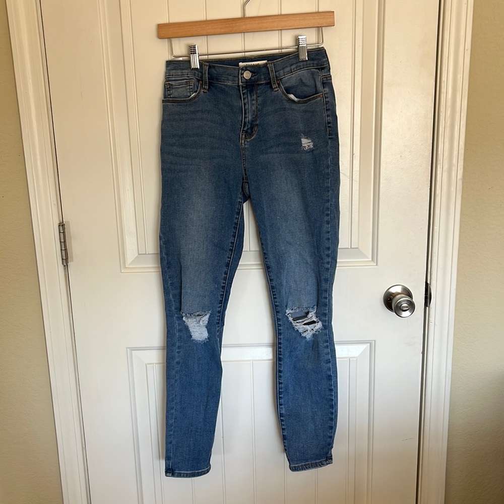 Distressed Jeggings